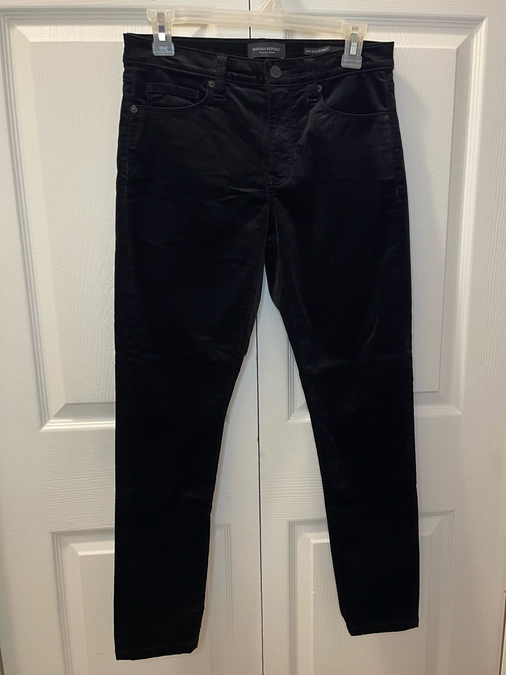 Banana Republic Sleek Women's Velvet Premium Black Mid-Rise Skinny Jeans